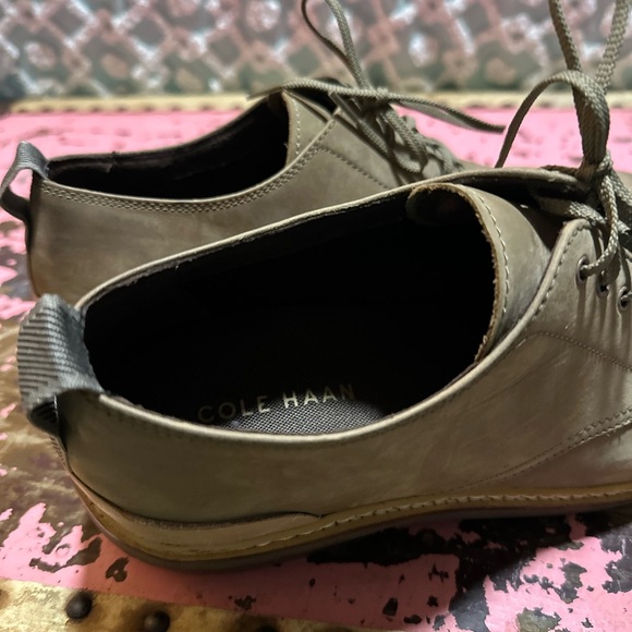 Men’s COLE HAAN brown dress shoes sz 9.5 - worn once - Picture 4 of 7